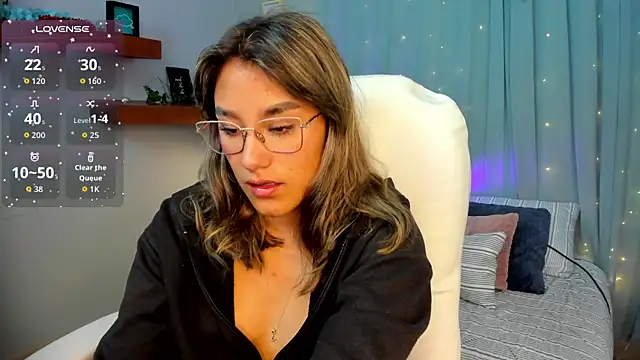 Snapshot of _Sophie__miller chatting on May 2026 07:42:01 PM Sophie miller online show from May 2026 07:42:01 PM