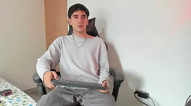 Snapshot of leo030809 chatting on March 2025 04:09:01 PM leo030809 online show from March 2025 04:09:01 PM