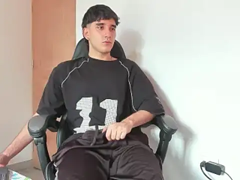 Snapshot of leo030809 chatting on March 2025 06:53:02 PM leo030809 online show from March 2025 06:53:02 PM