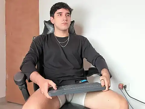 Snapshot of leo030809 chatting on February 2026 06:22:02 PM leo030809 online show from February 2026 06:22:02 PM