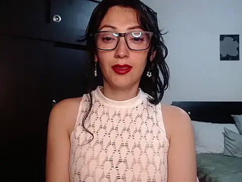 Snapshot of Alicee_moss chatting on July 2026 12:19:01 AM Alicee moss online show from July 2026 12:19:01 AM