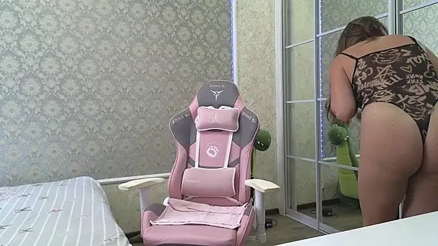 -DIVORA- online show from September 2025 09:42:02 AM