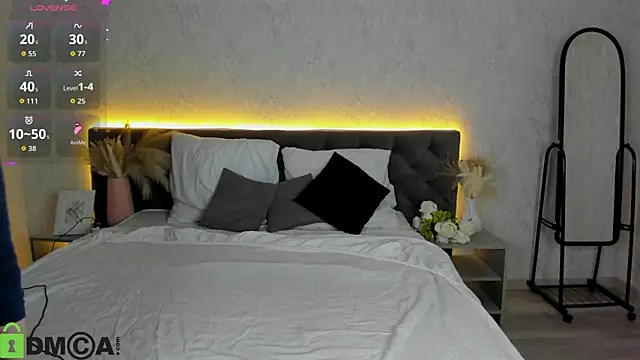 Snapshot of Michelle_Blond chatting on March 2026 09:16:01 AM Michelle Blond online show from March 2026 09:16:01 AM