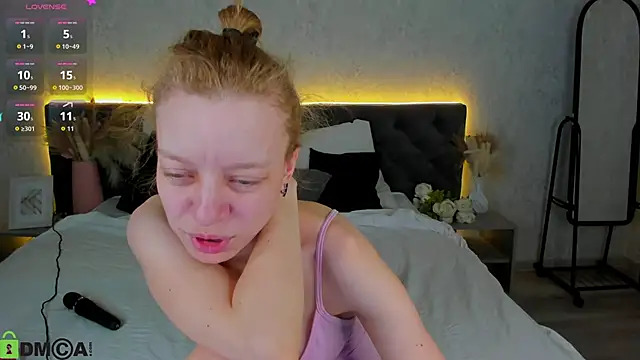 Snapshot of Michelle_Blond chatting on March 2026 09:27:02 AM Michelle Blond online show from March 2026 09:27:02 AM