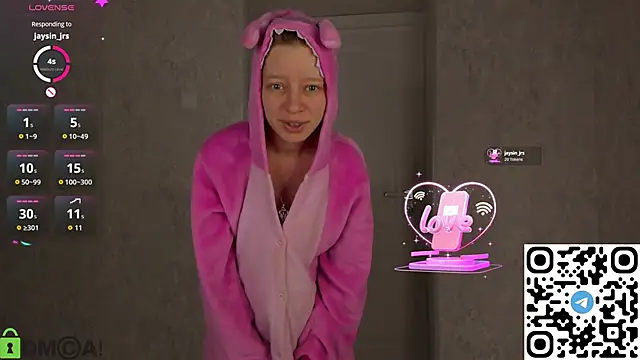 Snapshot of Michelle_Blond chatting on March 2026 09:25:01 AM Michelle Blond online show from March 2026 09:25:01 AM