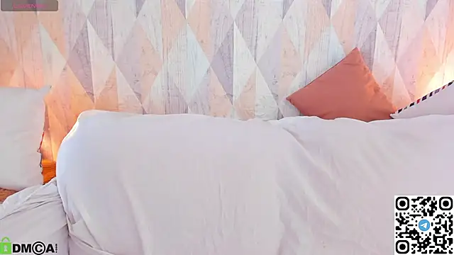 Michelle Blond online show from May 2026 01:00:01 AM