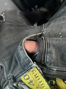 Mortero0o0 online show from April 2026 04:40:01 PM