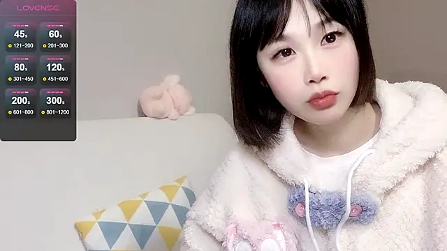 Snapshot of LaoSHI-999 chatting on February 2025 11:33:02 PM LaoSHI-999 online show from February 2025 11:33:02 PM