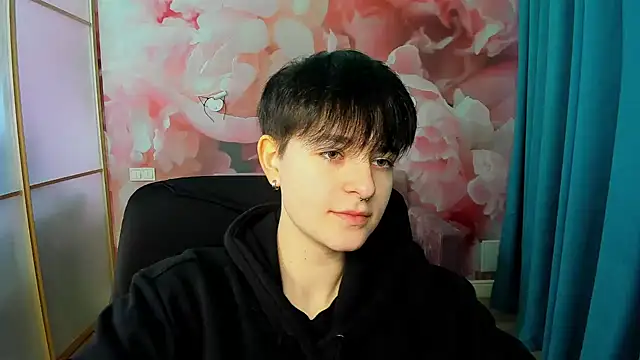 EmiliaYours online show from December 2024 12:35:01 PM