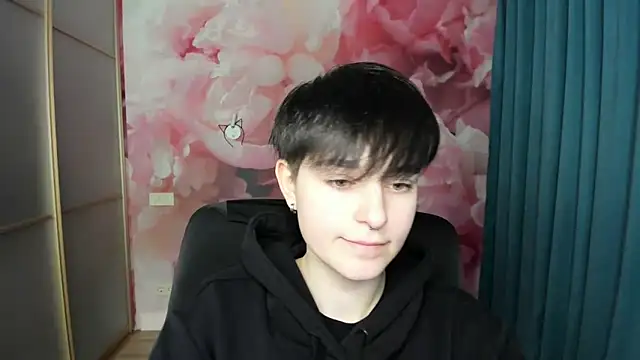 EmiliaYours online show from December 2024 03:58:01 PM