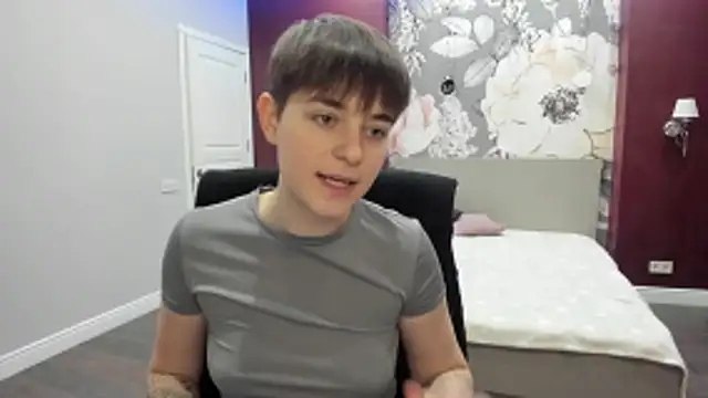 EmiliaYours online show from December 2025 03:29:02 PM