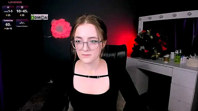 luna berryy online show from February 2025 08:25:02 PM