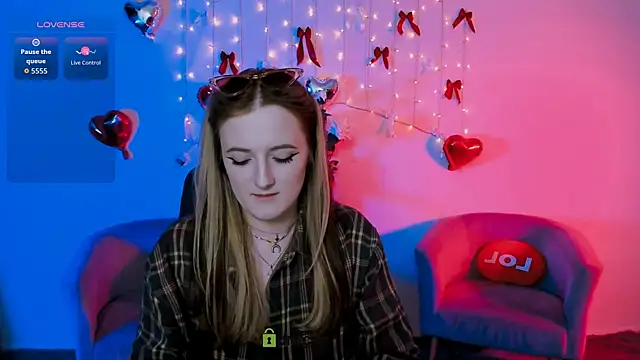 luna berryy online show from April 2026 02:38:02 AM