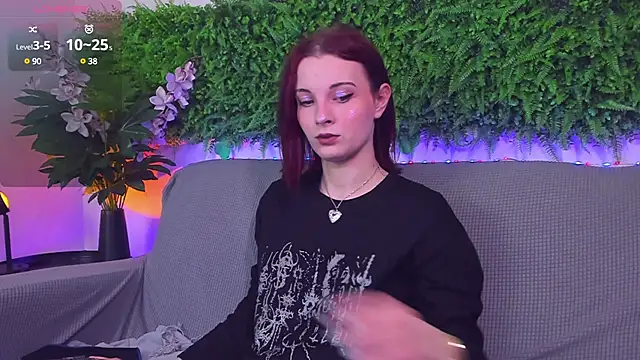 Snapshot of AprilAvery chatting on March 2025 03:58:02 PM AprilAvery online show from March 2025 03:58:02 PM