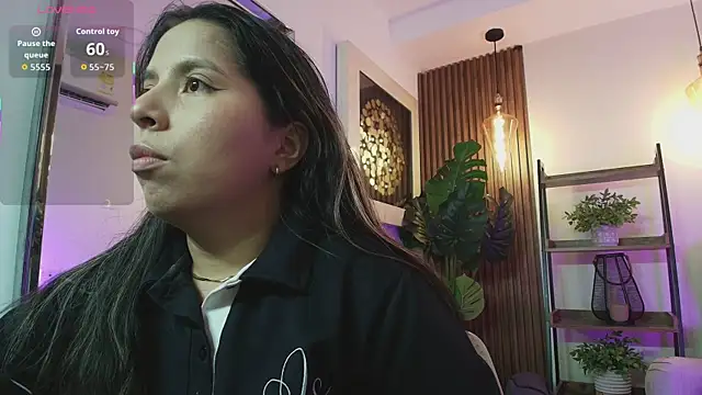 Sharlotte Milk online show from September 2025 11:00:01 AM