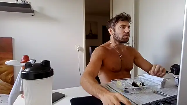 Snapshot of alpha-hunk chatting on May 2026 10:00:01 AM alpha-hunk online show from May 2026 10:00:01 AM