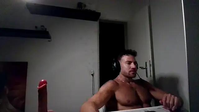Snapshot of alpha-hunk chatting on May 2026 09:31:02 PM alpha-hunk online show from May 2026 09:31:02 PM