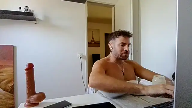 Snapshot of alpha-hunk chatting on May 2026 10:22:01 AM alpha-hunk online show from May 2026 10:22:01 AM