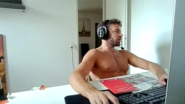 Snapshot of alpha-hunk chatting on June 2026 08:34:02 AM alpha-hunk online show from June 2026 08:34:02 AM