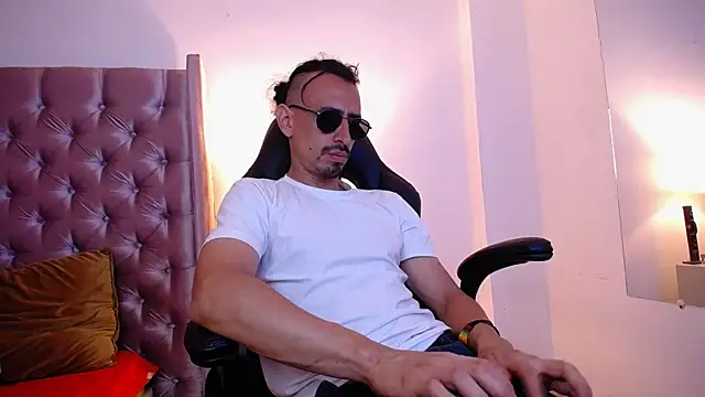 Sr Magnus  online show from October 2025 07:17:01 AM