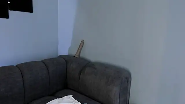 maddy walker online show from February 2025 02:19:01 AM