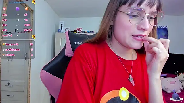 Snapshot of Lucyy-hess chatting on December 2024 07:03:02 PM Lucyy-hess online show from December 2024 07:03:02 PM