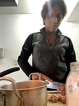 zahrivk1 online show from October 2025 04:38:02 PM