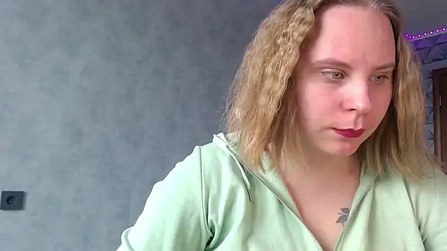 Thalia  Star online show from February 2025 10:35:02 AM