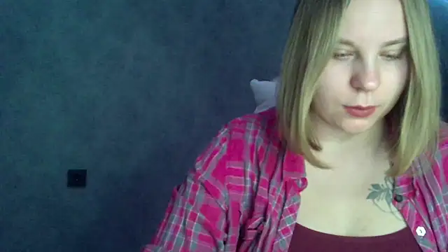 Thalia  Star online show from February 2025 04:48:01 AM