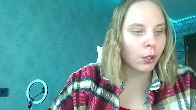 Thalia  Star online show from February 2025 12:36:01 PM