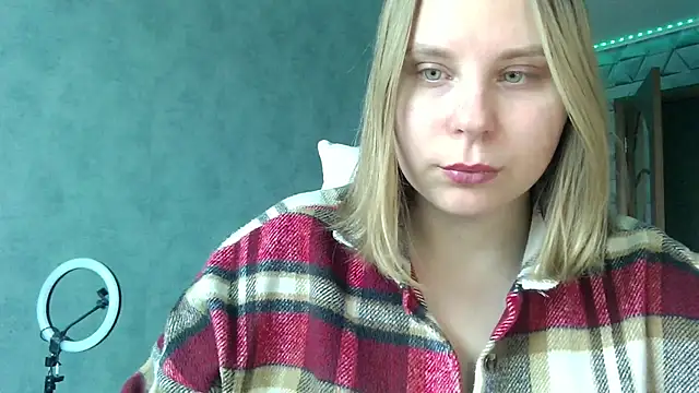 Thalia  Star online show from February 2025 11:06:02 AM