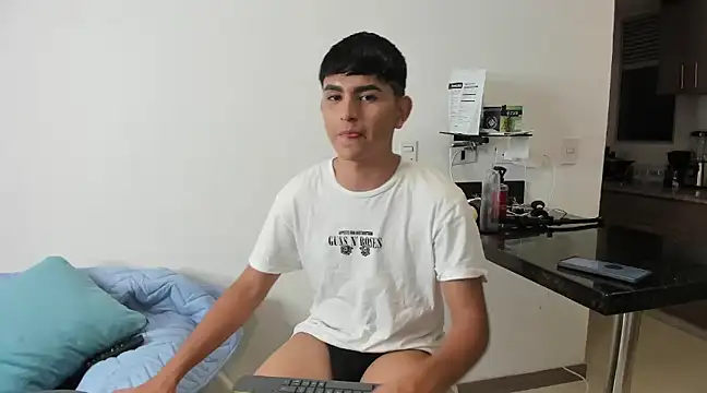 Snapshot of Lyam_ap chatting on January 2025 07:14:02 AM Lyam ap online show from January 2025 07:14:02 AM