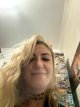 Snapshot of MazeSin chatting on November 2025 04:03:02 AM MazeSin online show from November 2025 04:03:02 AM