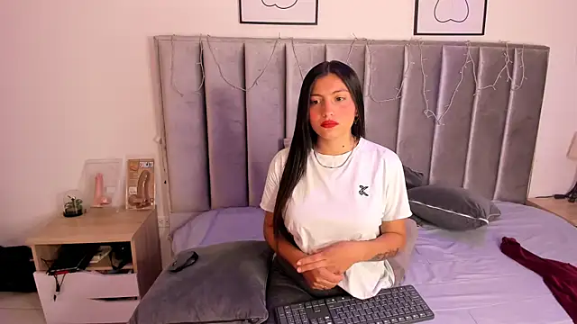 Snapshot of Emmy-Turnner chatting on January 2025 12:06:01 PM Emmy-Turnner online show from January 2025 12:06:01 PM