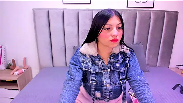 Snapshot of Emmy-Turnner chatting on October 2025 12:12:02 PM Emmy-Turnner online show from October 2025 12:12:02 PM