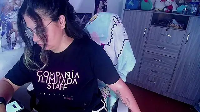 Snapshot of gigiqueen_18 chatting on December 2024 01:28:01 PM gigiqueen 18 online show from December 2024 01:28:01 PM