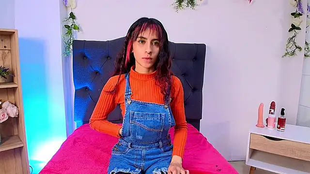 Snapshot of Alyssa_jones chatting on March 2025 04:04:01 AM Alyssa jones online show from March 2025 04:04:01 AM