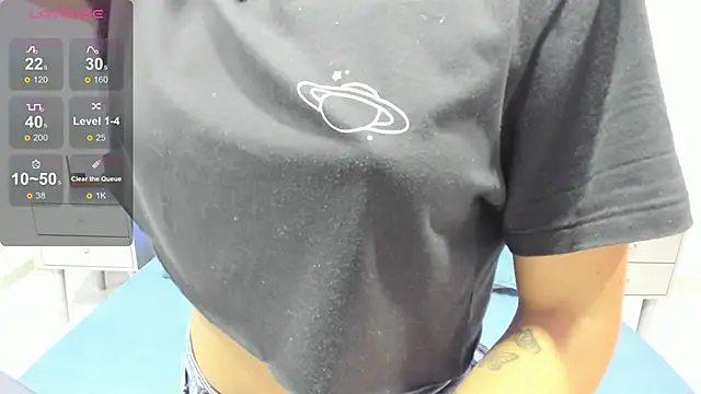 Snapshot of CleoValente chatting on February 2025 08:15:01 PM CleoValente online show from February 2025 08:15:01 PM