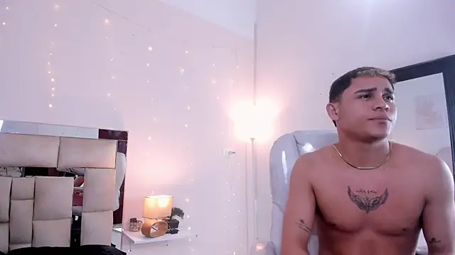 saraandstiven online show from March 2025 07:05:02 AM