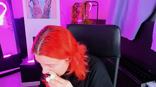 Snapshot of NielletaBlossom chatting on December 2024 05:17:01 AM NielletaBlossom online show from December 2024 05:17:01 AM