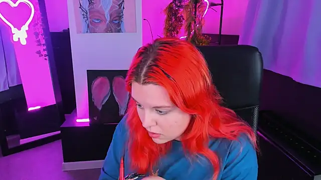 Snapshot of NielletaBlossom chatting on December 2024 05:04:02 AM NielletaBlossom online show from December 2024 05:04:02 AM