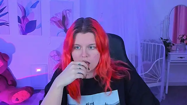 Snapshot of NielletaBlossom chatting on February 2025 05:03:02 PM NielletaBlossom online show from February 2025 05:03:02 PM