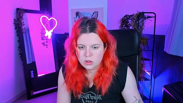 Snapshot of NielletaBlossom chatting on February 2025 05:05:02 AM NielletaBlossom online show from February 2025 05:05:02 AM