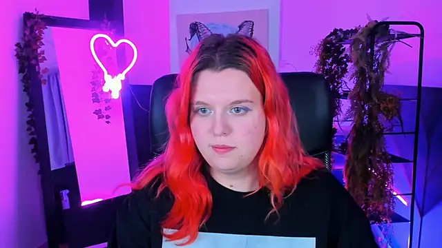 Snapshot of NielletaBlossom chatting on February 2025 11:33:01 AM NielletaBlossom online show from February 2025 11:33:01 AM