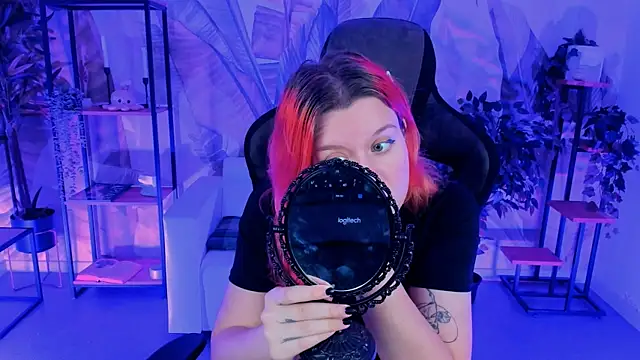 Snapshot of NielletaBlossom chatting on March 2025 05:17:02 AM NielletaBlossom online show from March 2025 05:17:02 AM