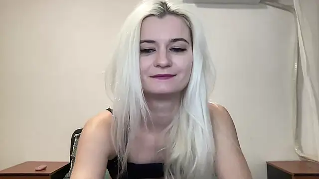 Snapshot of Onika_Love chatting on November 2025 04:20:02 PM Onika Love online show from November 2025 04:20:02 PM