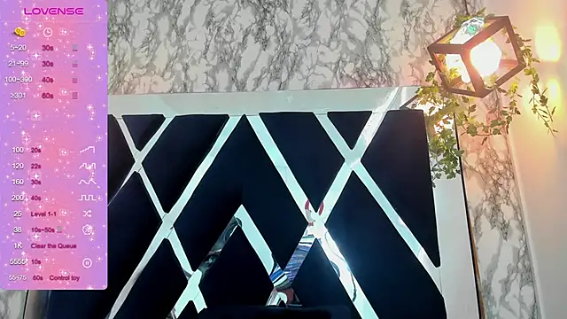 Snapshot of Violet_m chatting on December 2024 08:42:01 PM Violet m online show from December 2024 08:42:01 PM