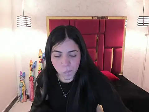 Snapshot of Violet_m chatting on September 2025 11:44:01 AM Violet m online show from September 2025 11:44:01 AM