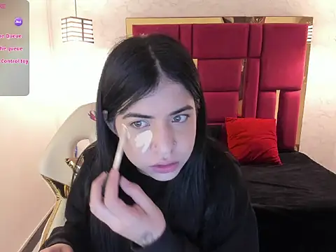 Snapshot of Violet_m chatting on October 2025 12:50:01 PM Violet m online show from October 2025 12:50:01 PM