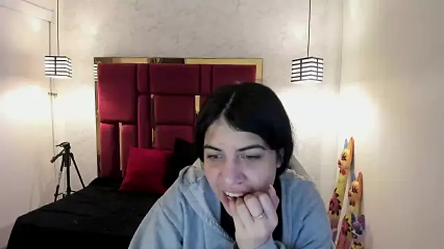 Snapshot of Violet_m chatting on October 2025 11:55:02 AM Violet m online show from October 2025 11:55:02 AM